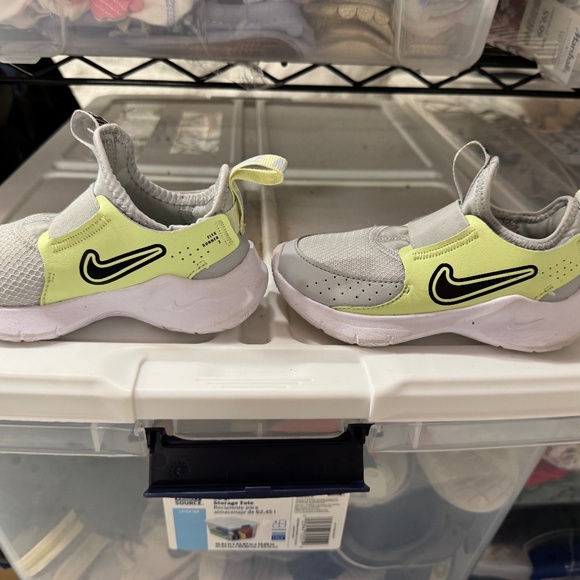 Nike Toddler Flex Running Sneaker - Picture 1 of 2